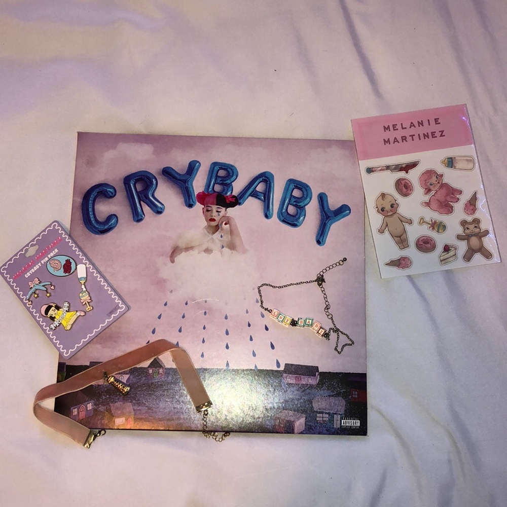 MELANIE MARTINEZ CRYBABY BUNDLE💞